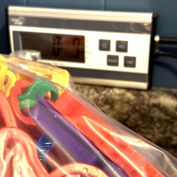 Vintage 1990's Assorted  WILTON Plastic Cookie Cutters Mixed Lot (30) - Picture 4 of 4